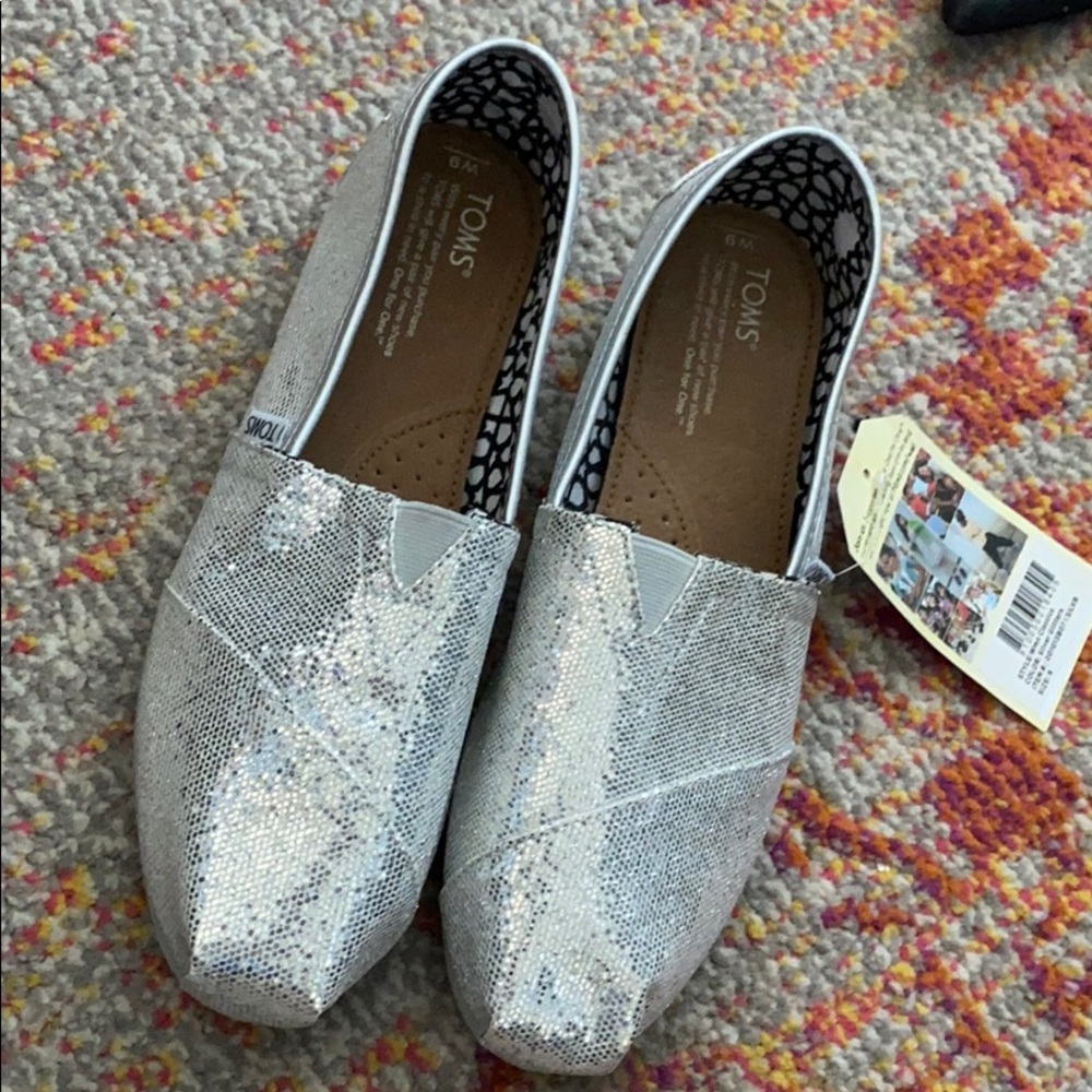 Toms